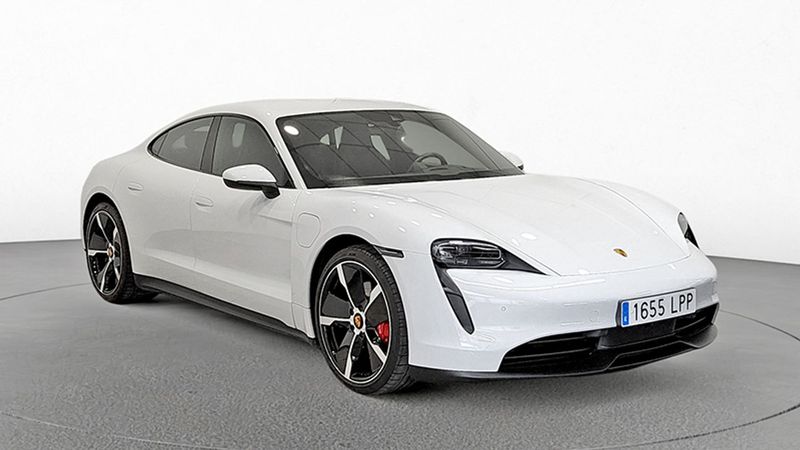 Porsche Taycan • 2021 • 15,200 km 2