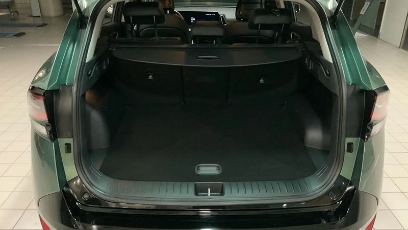 Kia Sportage • 2023 • 9,900 km 10