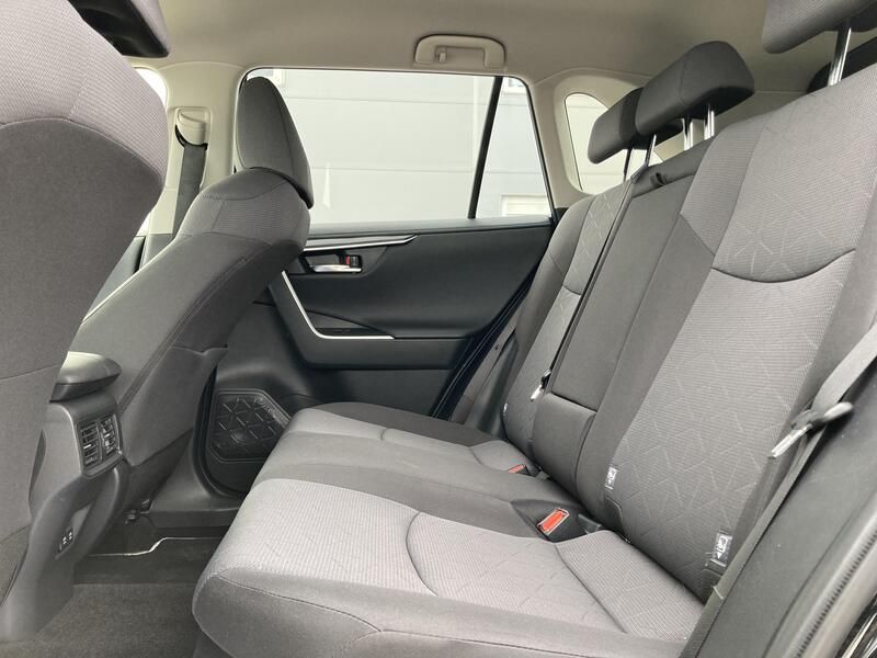 Toyota RAV4 • 2021 • 52,934 km 18