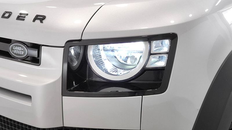 Land Rover Defender • 2020 • 70,205 km 9