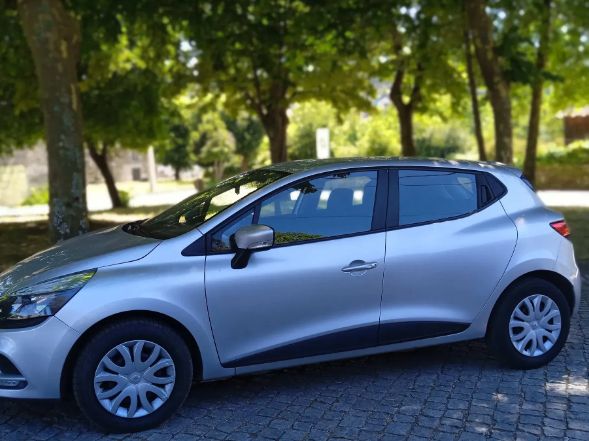 Renault Clio • 2017 • 172,000 km 2