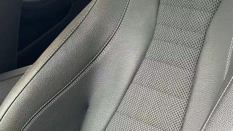 Mercedes-Benz E • 2020 • 115,784 km 8