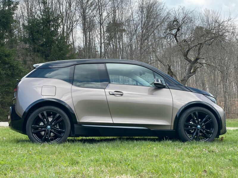 BMW i3 • 2020 • 30,980 km 7
