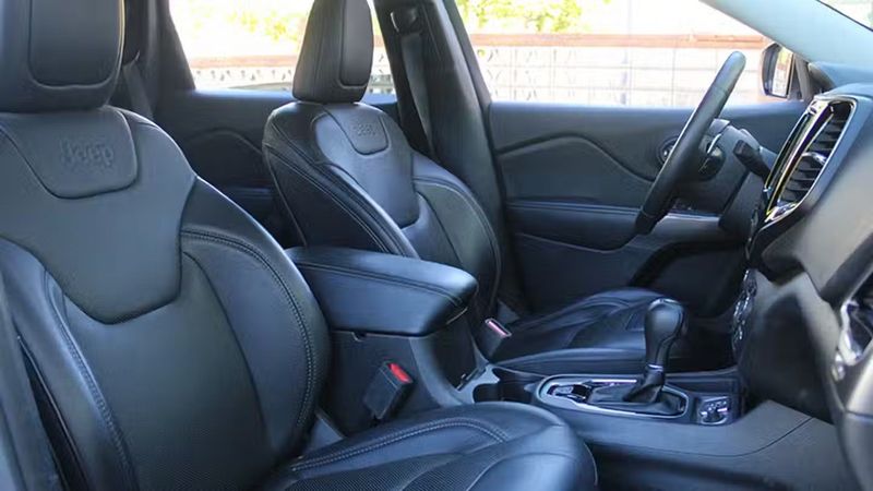 Jeep Cherokee • 2019 • 60,193 km 11