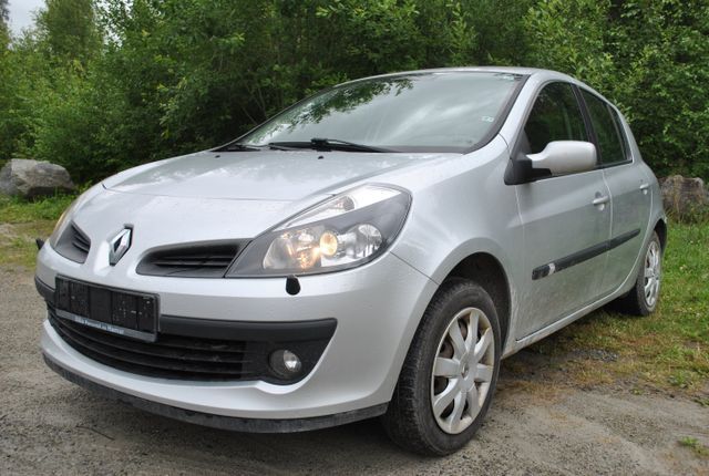 Renault Clio • 2006 • 190,300 km 3