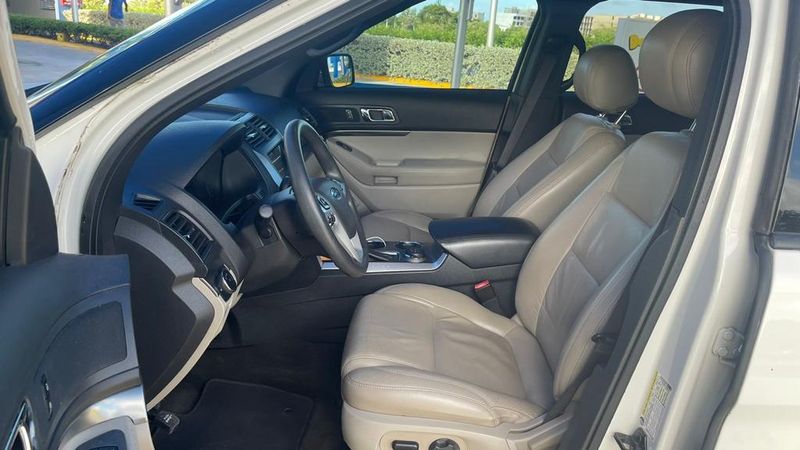 Ford Explorer • 2012 • 150,000 mi 6