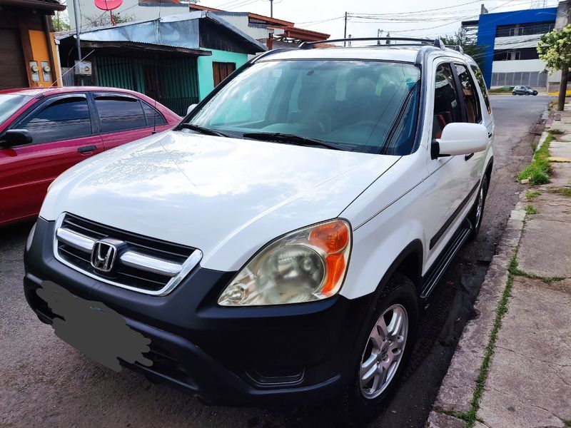 Honda CR-V • 2004 • 180,000 km 4