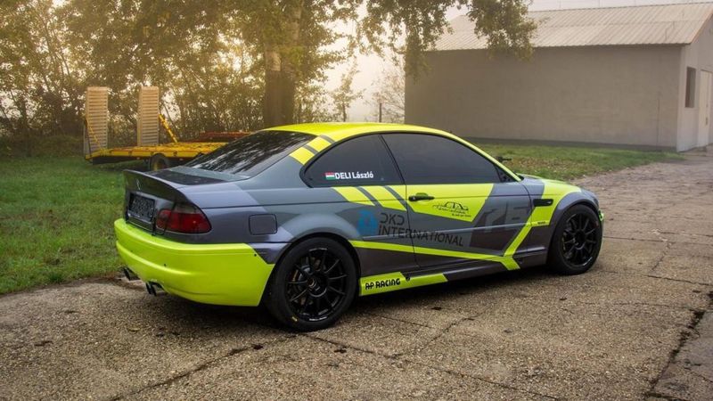 BMW M3 • 2004 • 1 km 3