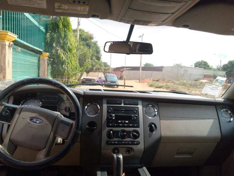 Ford Explorer • 2014 • 100,000 km 5