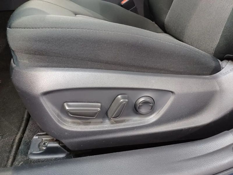 Toyota Camry • 2020 • 44,000 km 7