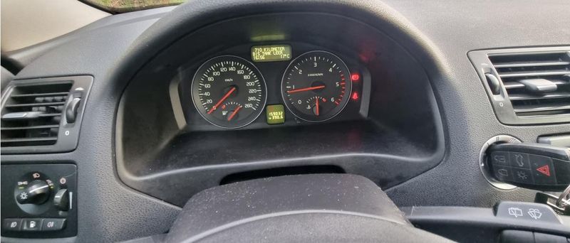 Volvo C30 • 2010 • 150,000 km 4