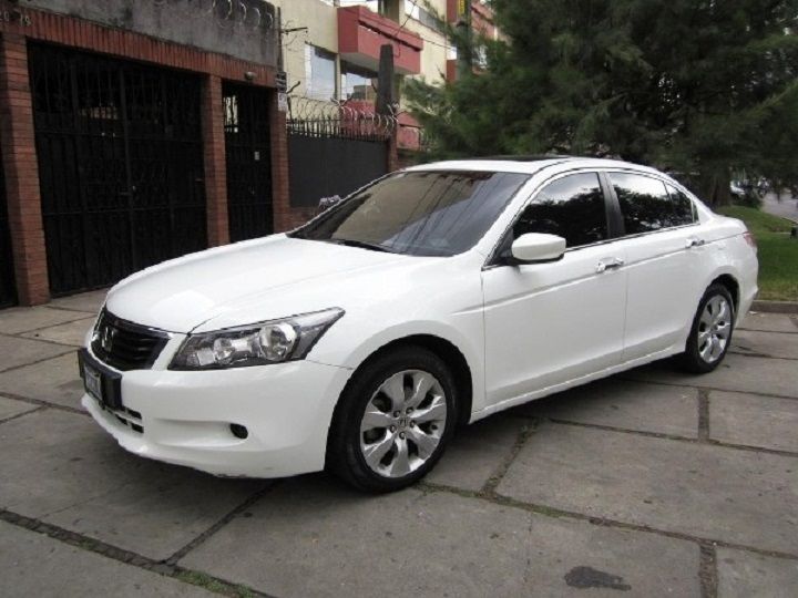 Honda Accord • 2008 • 162,000 km 1