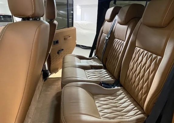 Land Rover Defender • 2007 • 110,000 km 4
