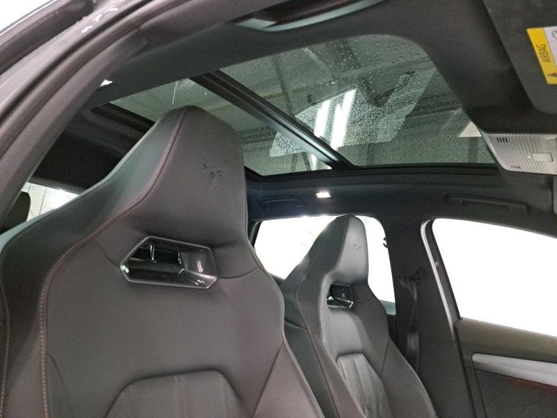 Seat Leon • 2023 • 23,390 km 5