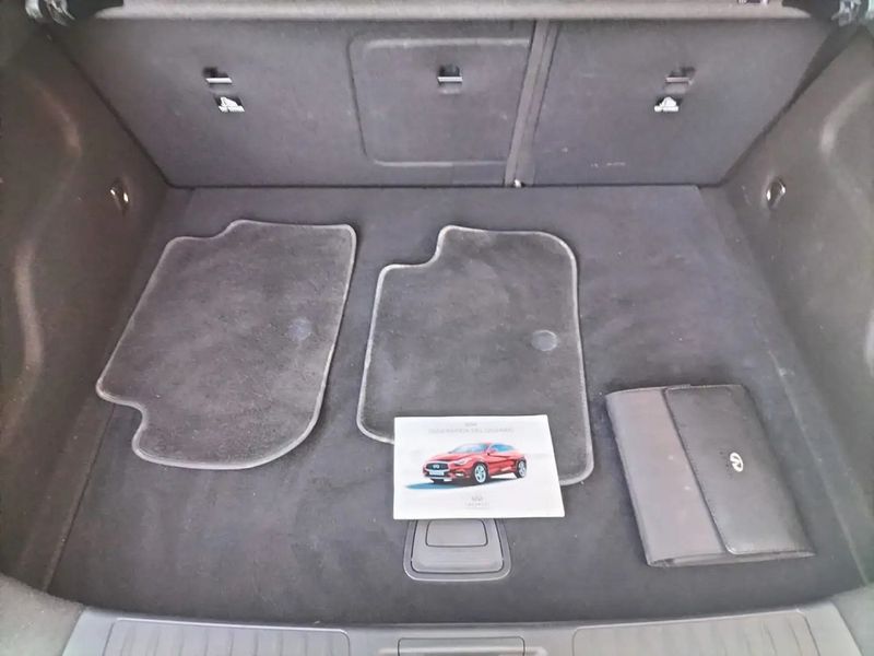 Infiniti Q • 2019 • 45,372 km 14