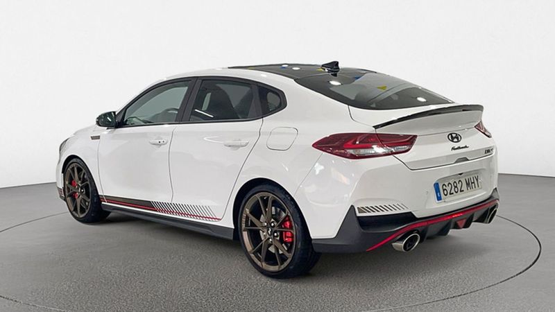 Hyundai i30 • 2023 • 17,928 km 4