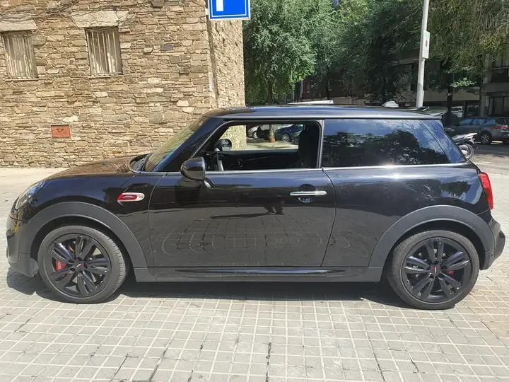 MINI Cooper • 2019 • 17,500 km 1