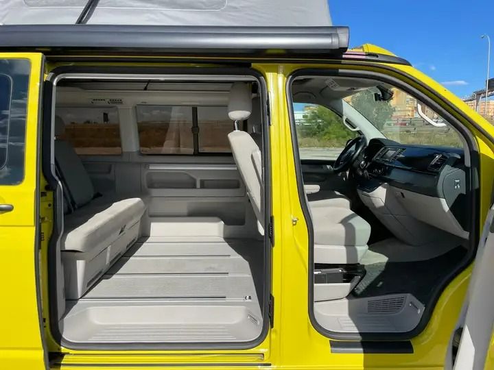 Volkswagen T5 • 2019 • 85,000 km 5