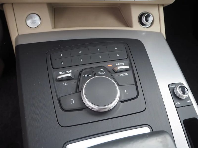 Audi Q5 • 2018 • 133,000 km 12