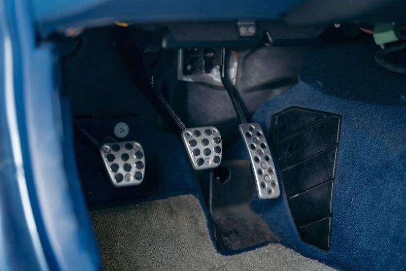 Honda S2000 • 2003 • 78,000 km 4