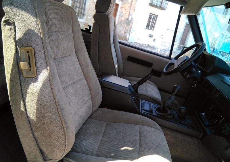 Land Rover Discovery • 1991 • 180,000 km 3