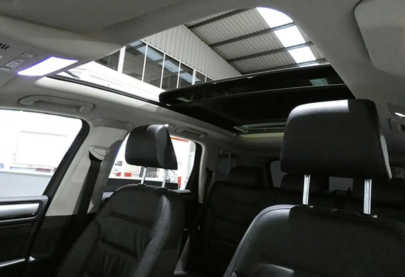 Volkswagen Touareg • 2016 • 163,652 km 4