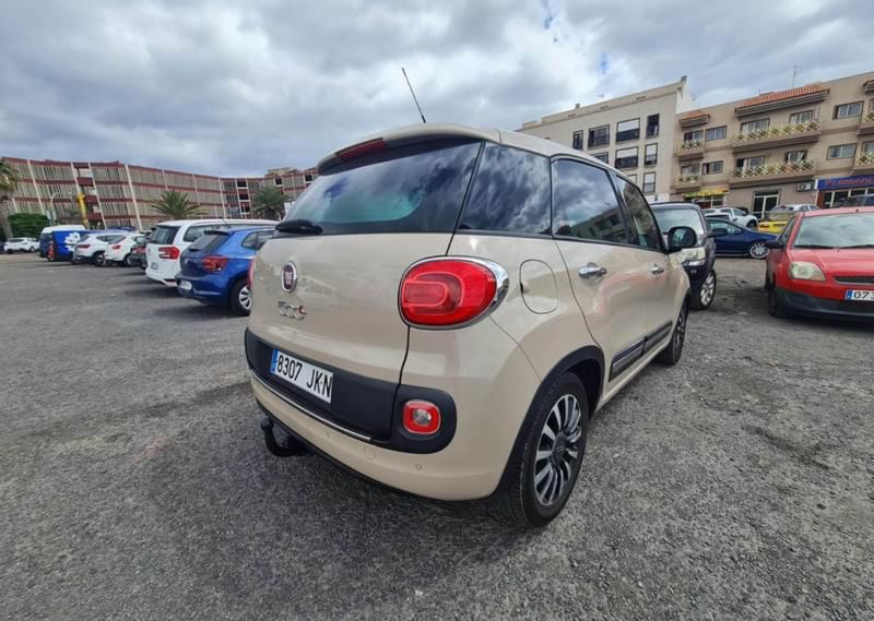 Fiat 500L • 2015 • 95,000 km 5