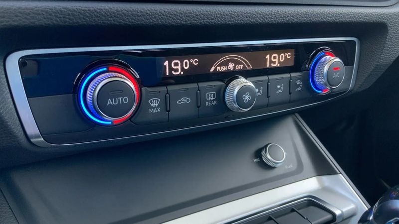 Audi Q3 • 2020 • 51,510 km 8