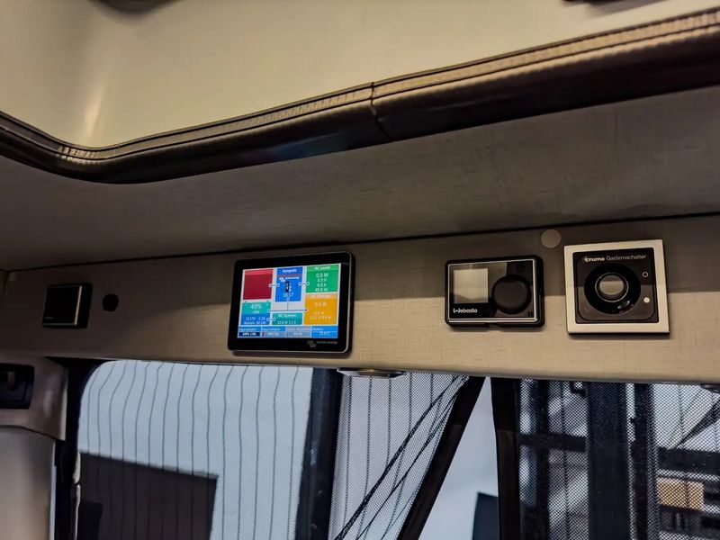 Mahindra Thar • 2021 • 46,250 km 13