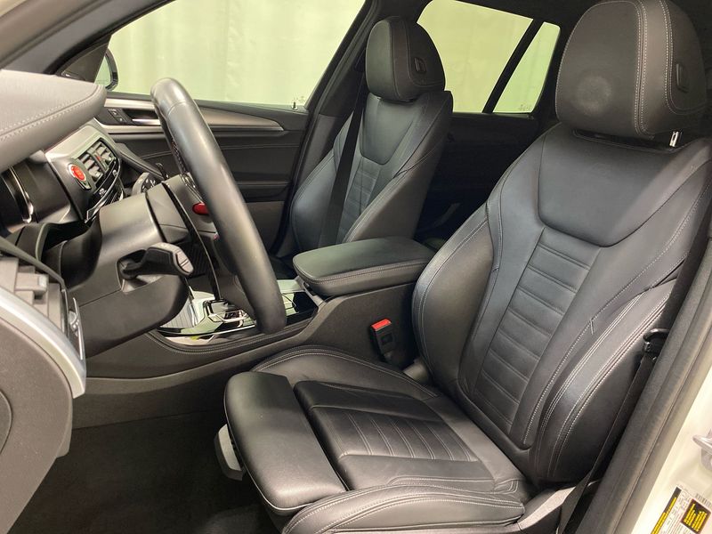 BMW X3 • 2020 • 18,803 km 9