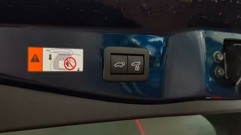 Toyota C-HR • 2024 • 5,359 km 13