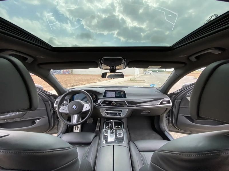 BMW 7 Series • 2022 • 39,000 km 12