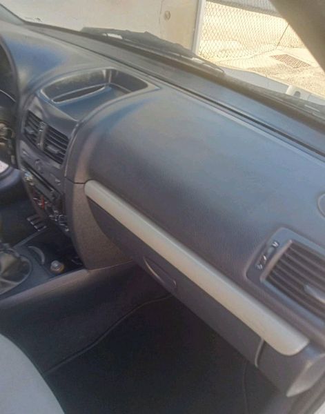 Renault Clio • 2002 • 213,000 km 3