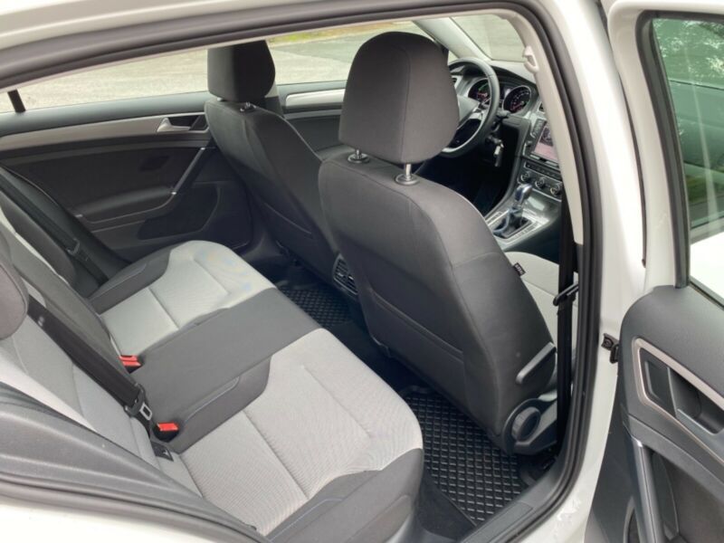 Volkswagen Golf • 2014 • 103,000 km 4