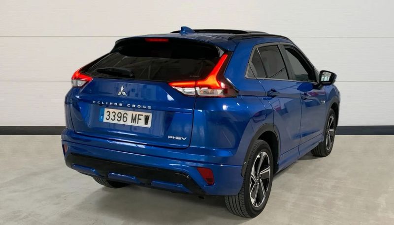 Mitsubishi Eclipse Cross • 2023 • 47,700 km 4