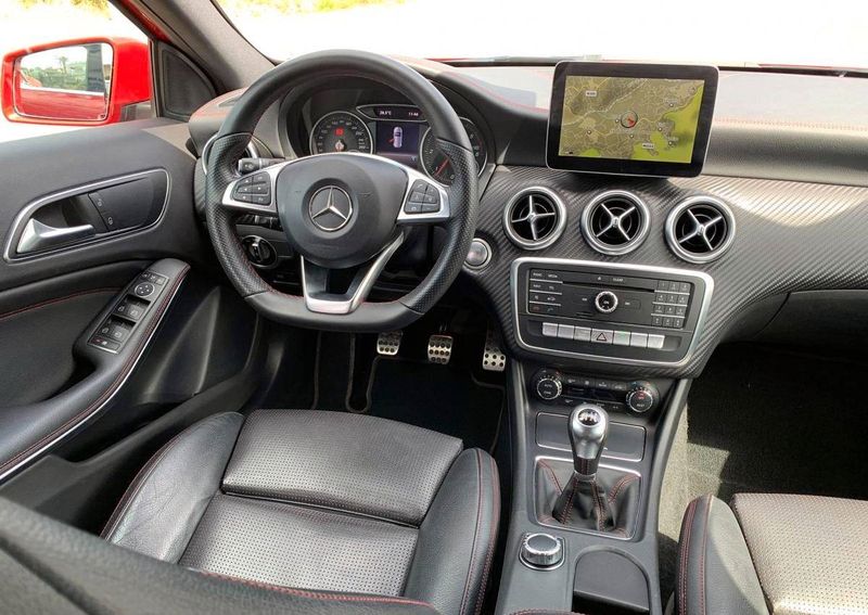 Mercedes-Benz A • 2017 • 159,999 km 4