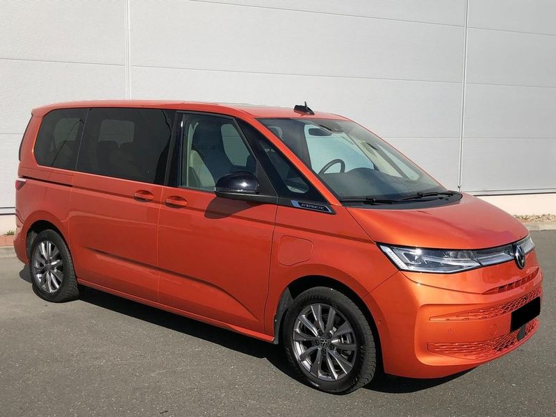 Volkswagen Multivan • 2021 • 17,463 km 2