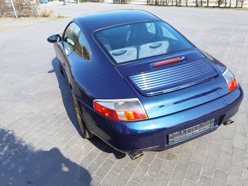 Porsche 911 Carrera • 1998 • 182,000 km 3
