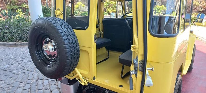 Toyota Land Cruiser • 1984 • 68,000 km 9