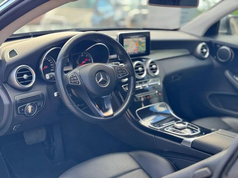 Mercedes-Benz C-Class • 2017 • 63,300 km 8