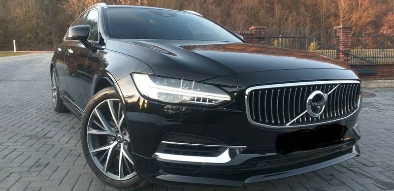 Volvo V90 • 2019 • 74,000 km 1