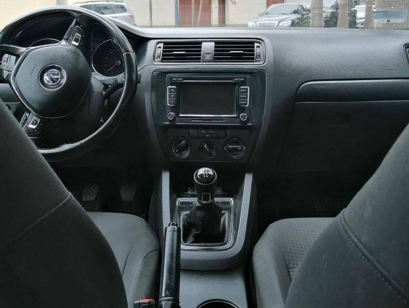 Volkswagen Jetta • 2014 • 77,600 km 3