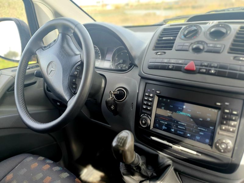 Mercedes-Benz 210 Van • 2013 • 80,000 km 8