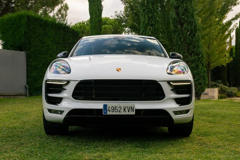 Porsche Macan • 2016 • 93,000 km 4