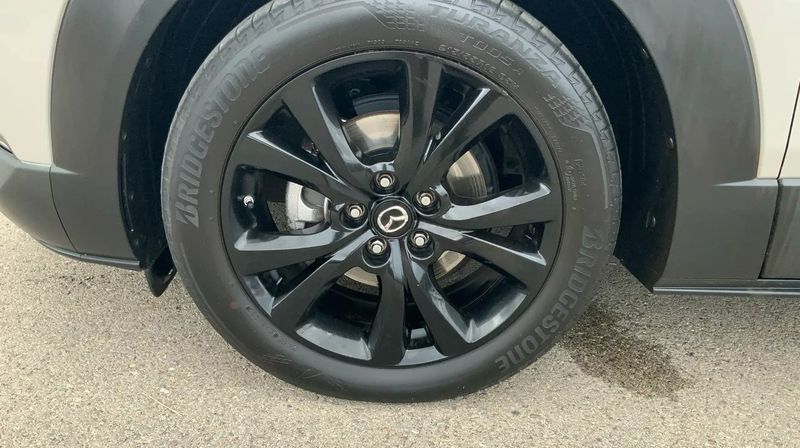 Mazda CX-30 • 2023 • 45,200 km 3