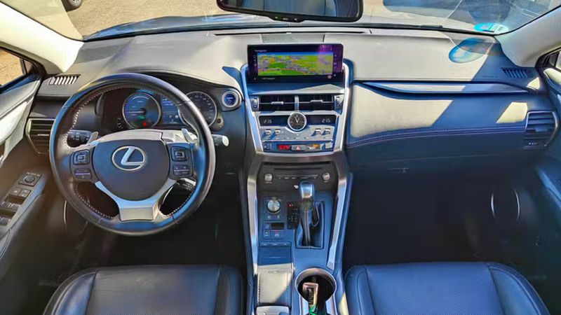 Lexus NX • 2020 • 64,788 km 9