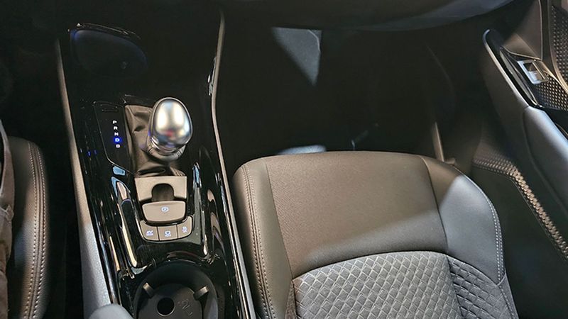 Toyota C-HR • 2022 • 12,113 km 5