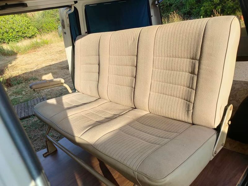 Nissan Vanette • 1989 • 60,000 km 8