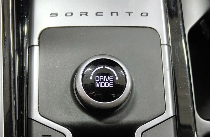 Kia Sorento • 2022 • 26,342 km 9