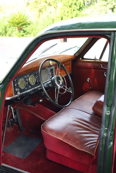 Land Rover Range Rover • 1956 • 9,999 km 4